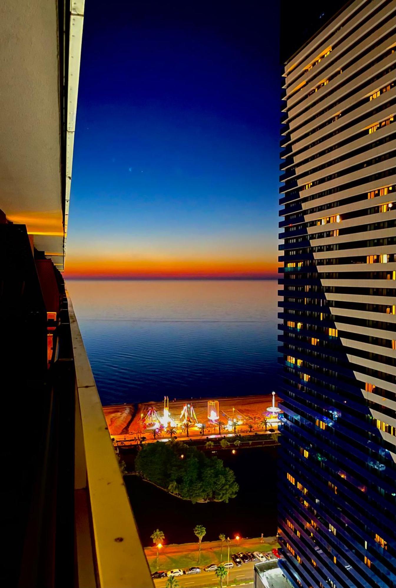 Sky Apartments باتومي المظهر الخارجي الصورة